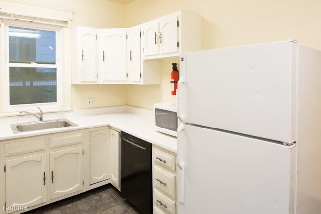 Building Photo - 723 Packard St