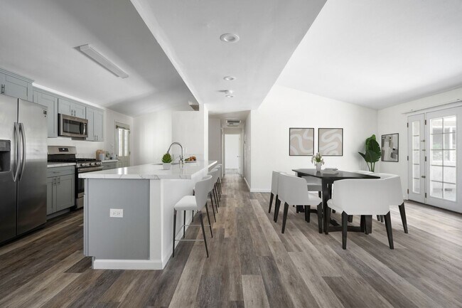 Foto del edificio - 5288 Manhasset Dr