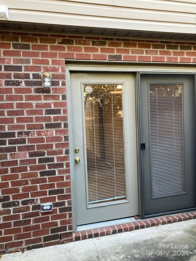 Building Photo - 217 3rd St NW