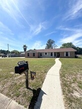 Building Photo - 10936 Oak Valley Dr