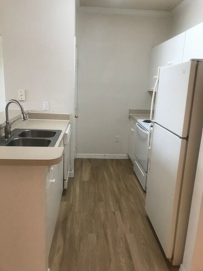 Foto del edificio - 3757CR#2532(70)