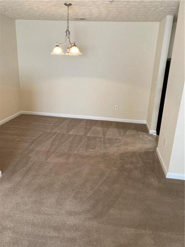 Building Photo - 6203 Fairington Club Dr, Lithonia GA