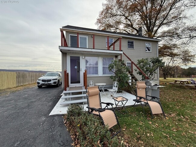 Foto del edificio - 247 Orrs Mills Rd