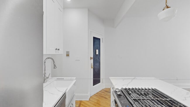 Building Photo - 38 Wyckoff St