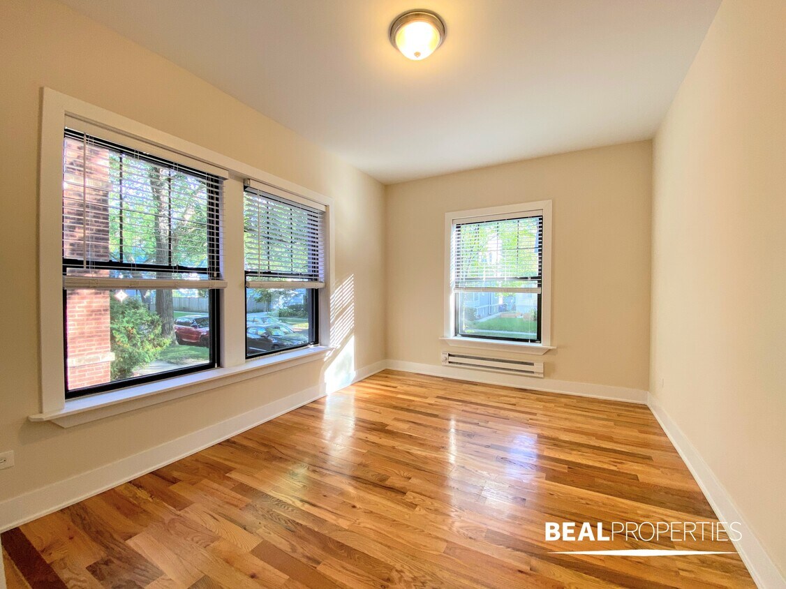 Foto principal - 1031 Dempster St