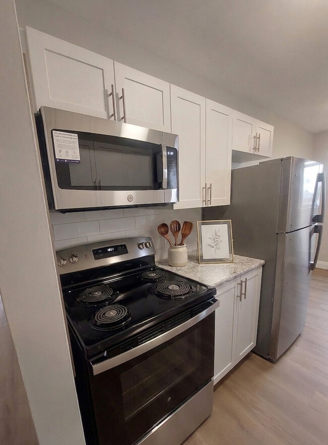Building Photo - Silverbirch Apartments
