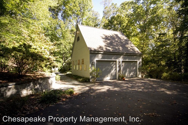 Building Photo - 1707 S Harbor Ln