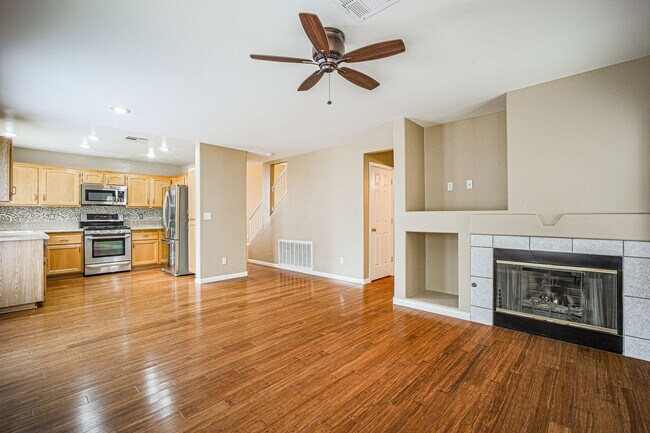 Foto del edificio - BEAUTIFUL 3 BD HOME LOCATED IN THE HEART O...