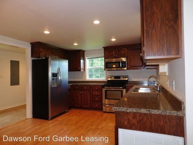 Building Photo - 1298 English Tavern Rd