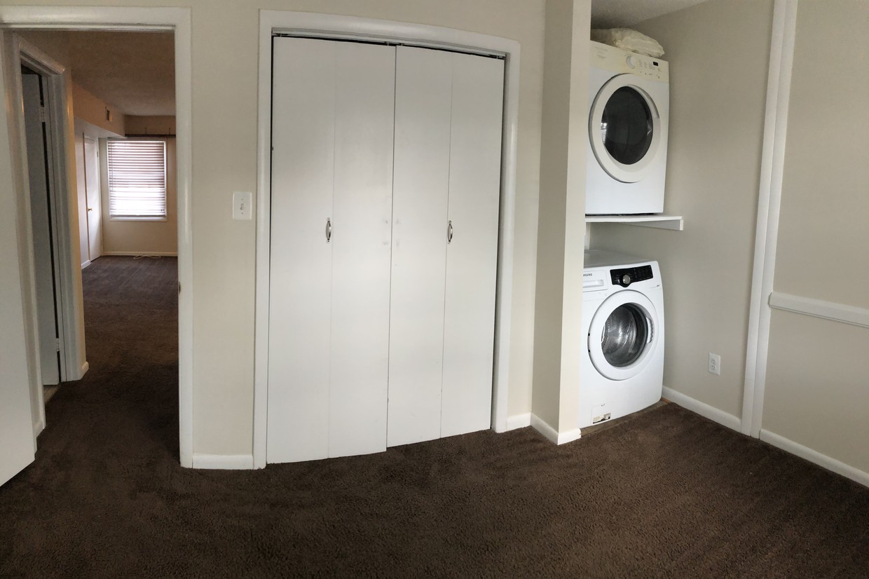 In unit laundry - 511 Charles St