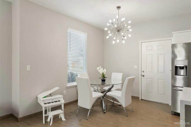 Foto del edificio - 4624 N Ebony St