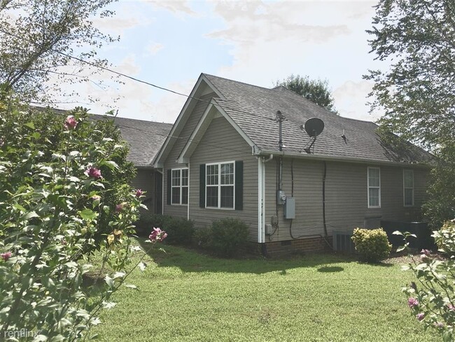 Building Photo - 3 br, 2 bath House - 113 Bristol Dr