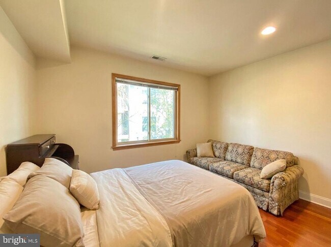 Foto del edificio - 1417 N 17th St
