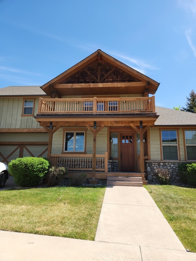 Primary Photo - 150 Lakota Dr