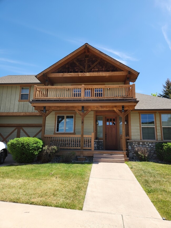 Building Photo - 150 Lakota Dr