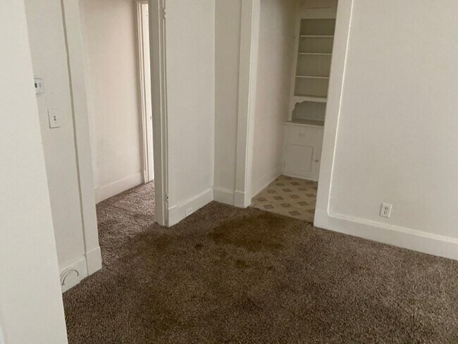 Building Photo - Del Monte 1026