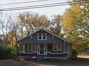 Building Photo - 1100 S 55th St