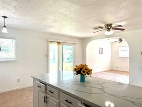 Building Photo - 9350 Guywood St