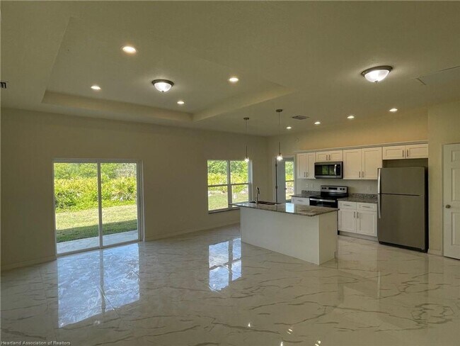 Foto del edificio - Large 4 Bedroom 2 bath-Lake Placid