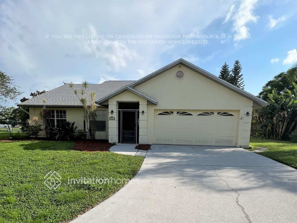 Foto principal - 920 49th St Cir E