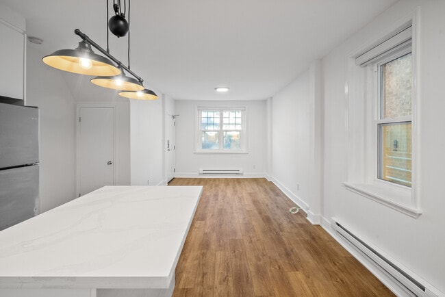 Building Photo - 2461 Queen St E