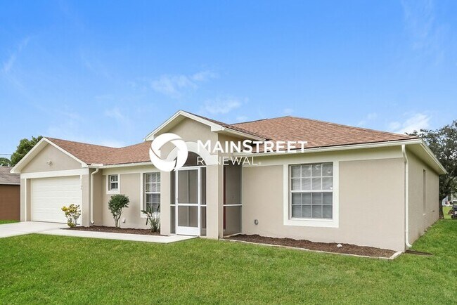 Foto del edificio - 3 Bedroom Pet-Friendly Home in Lehigh Acre...