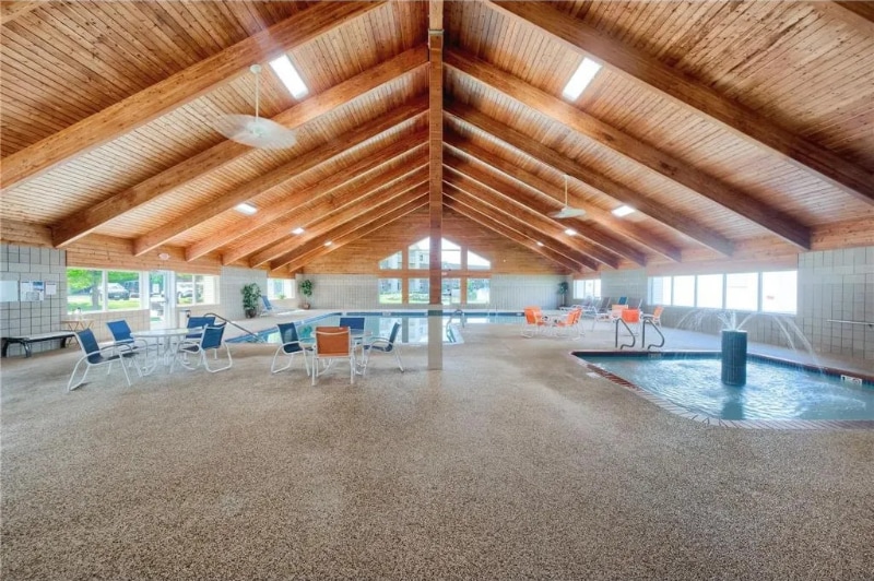 Foto principal - 1321 Lake Dr W
