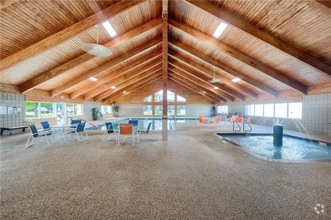 Building Photo - 1321 Lake Dr W