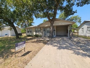 Building Photo - 920 Fannin Loop