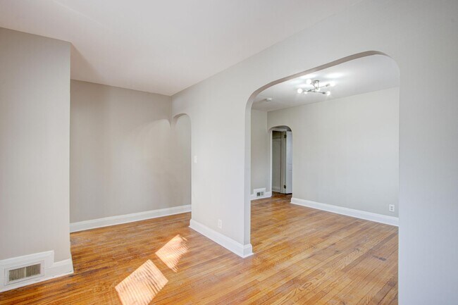 Building Photo - 5537 Gist Ave