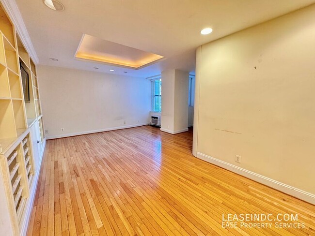 Building Photo - 1316 New Hampshire Ave NW
