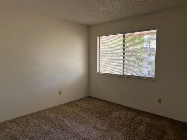Foto del edificio - Affordable 1 Bed / 1 Bath Condo Near CSU – Summer Discount!