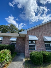 Building Photo - 1971 Bluff Ct