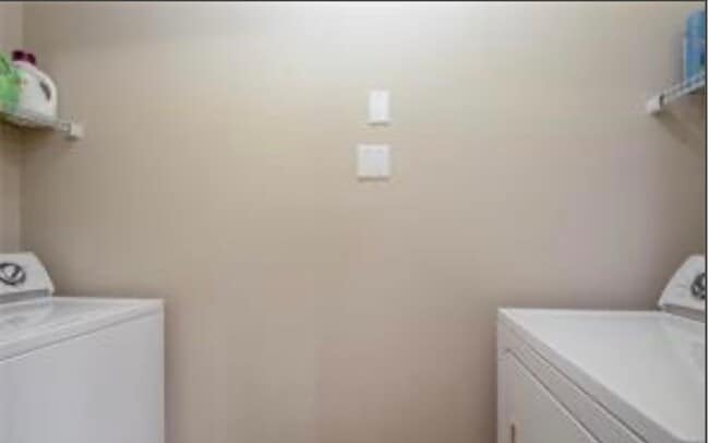 Building Photo - 3 bed, 3 bath, furnished condominium available now