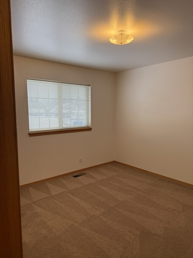 Building Photo - 90 S Grover Pl