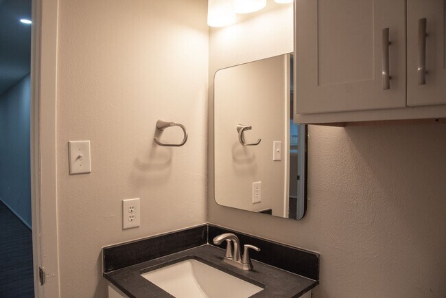 Building Photo - 1706TP