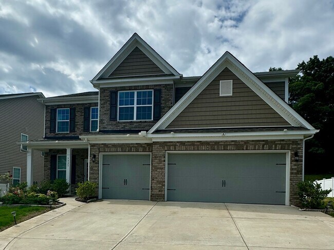 Building Photo - Spacious 6-Bedroom Home in Austin Corners