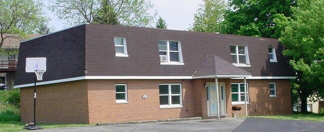 Building Photo - 557 Nellie St
