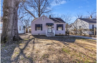 Building Photo - 3067 Pershing Ave