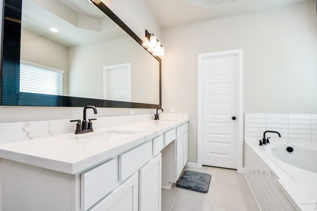 Building Photo - 2033 Millbridge Spring Ln