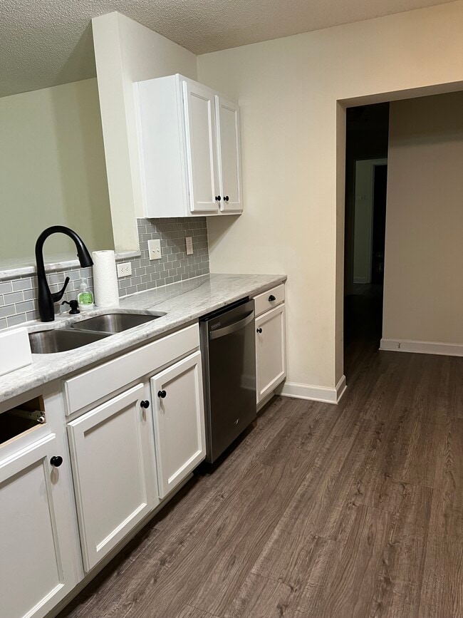 302 Harts Cove Way Unit Harts Cove Condo Seneca SC 29678 Condo for 302 Harts Cove Way Unit Harts Cove Condo Seneca SC 29678 Condo for