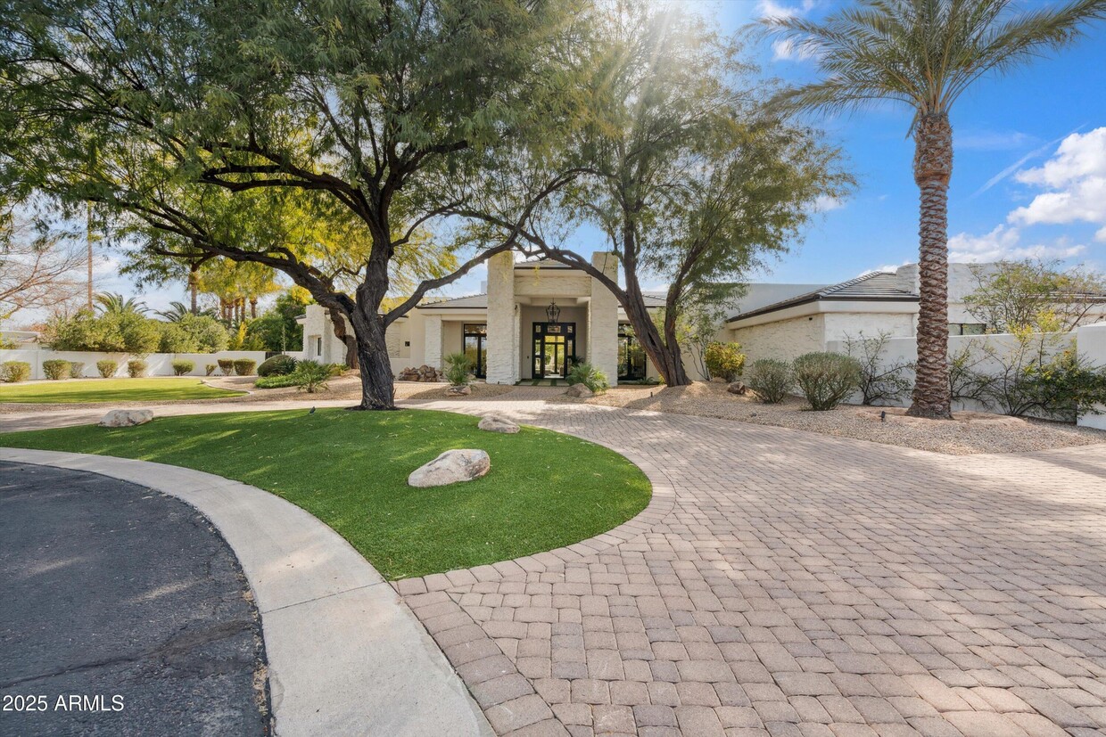 Primary Photo - 7610 N Mockingbird Ln