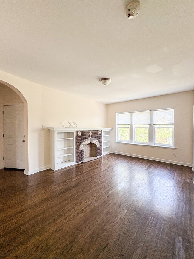 Building Photo - 1204 N Lavergne Ave