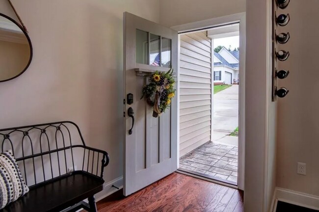 Building Photo - 232 Streams Way