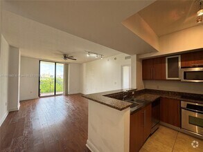 Building Photo - 888 Douglas Rd