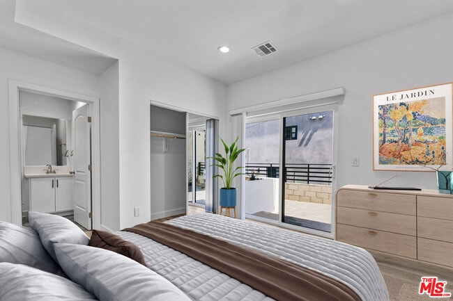 Foto del edificio - 4643 W 18th St