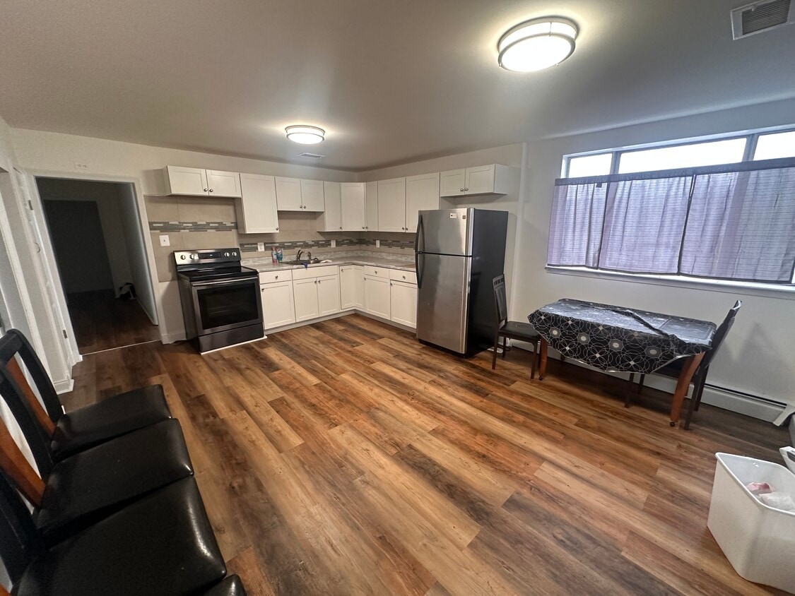 Foto principal - 4833 Belair Rd