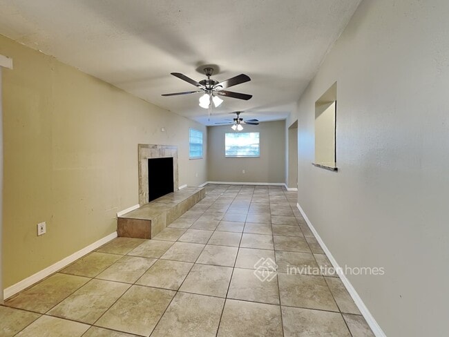 Building Photo - 508 Greenbay Ave
