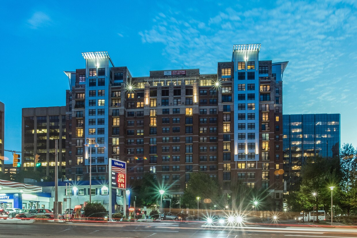 Halstead Tower by Windsor Apartments Alexandria, VA