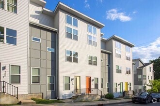 Building Photo - 708 Tral St